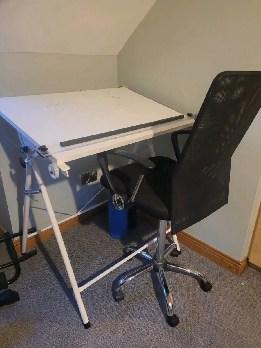 Desk and chair - Image 1