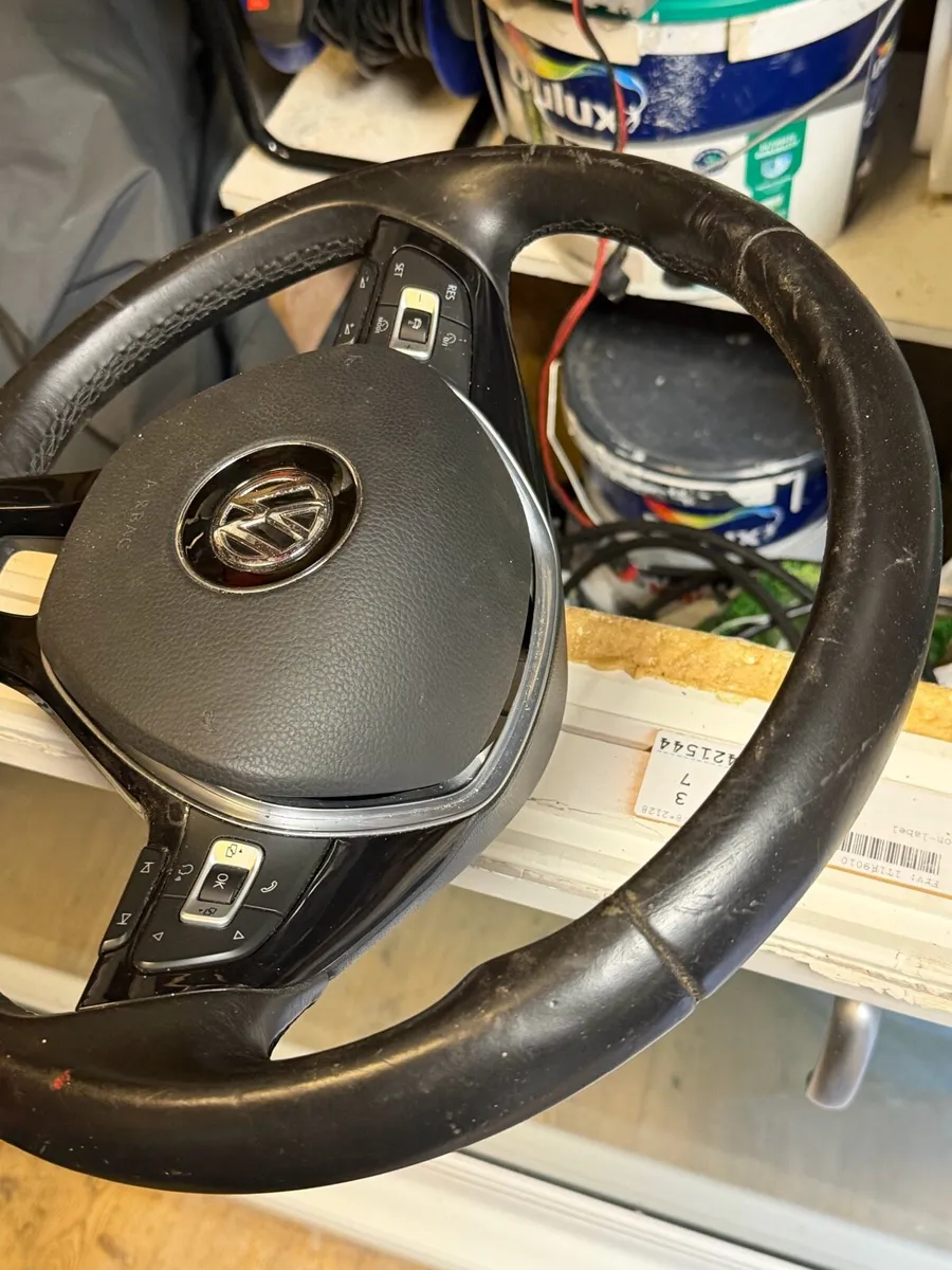 VW Steering wheel - Image 2