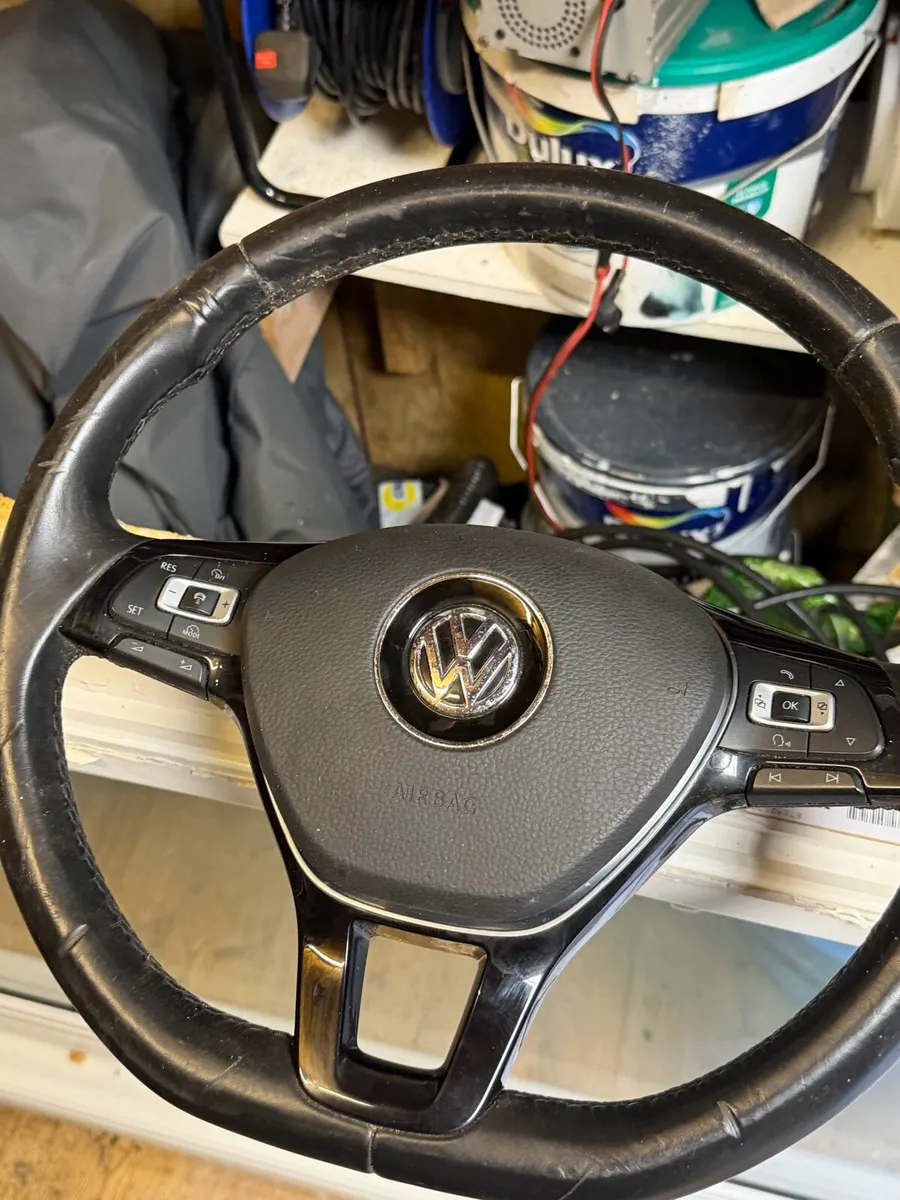 VW Steering wheel - Image 3