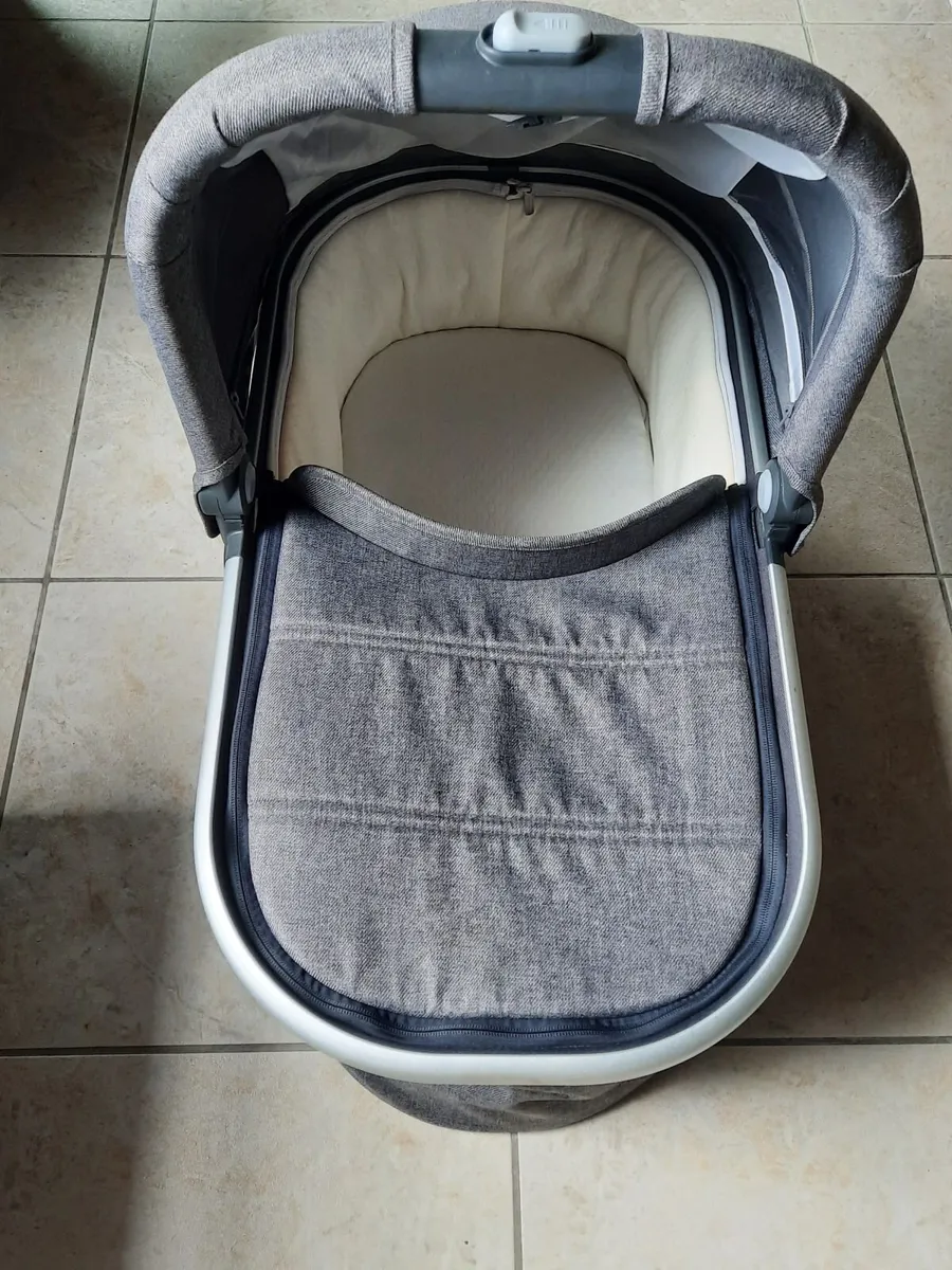 Vista 2 bassinet - Image 1