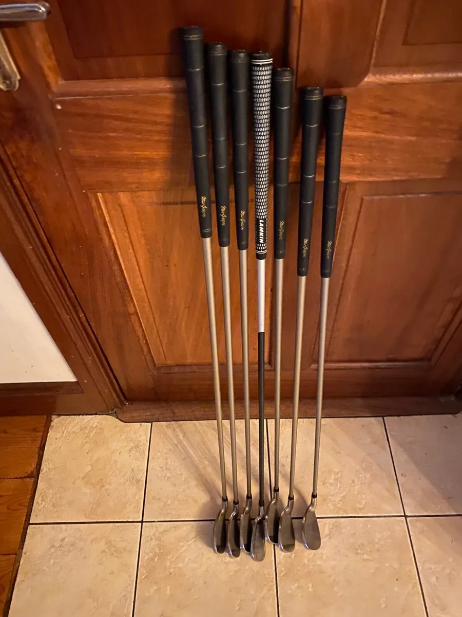 Ladies McGregor 4-PW  graphite shafted Irons - Image 1