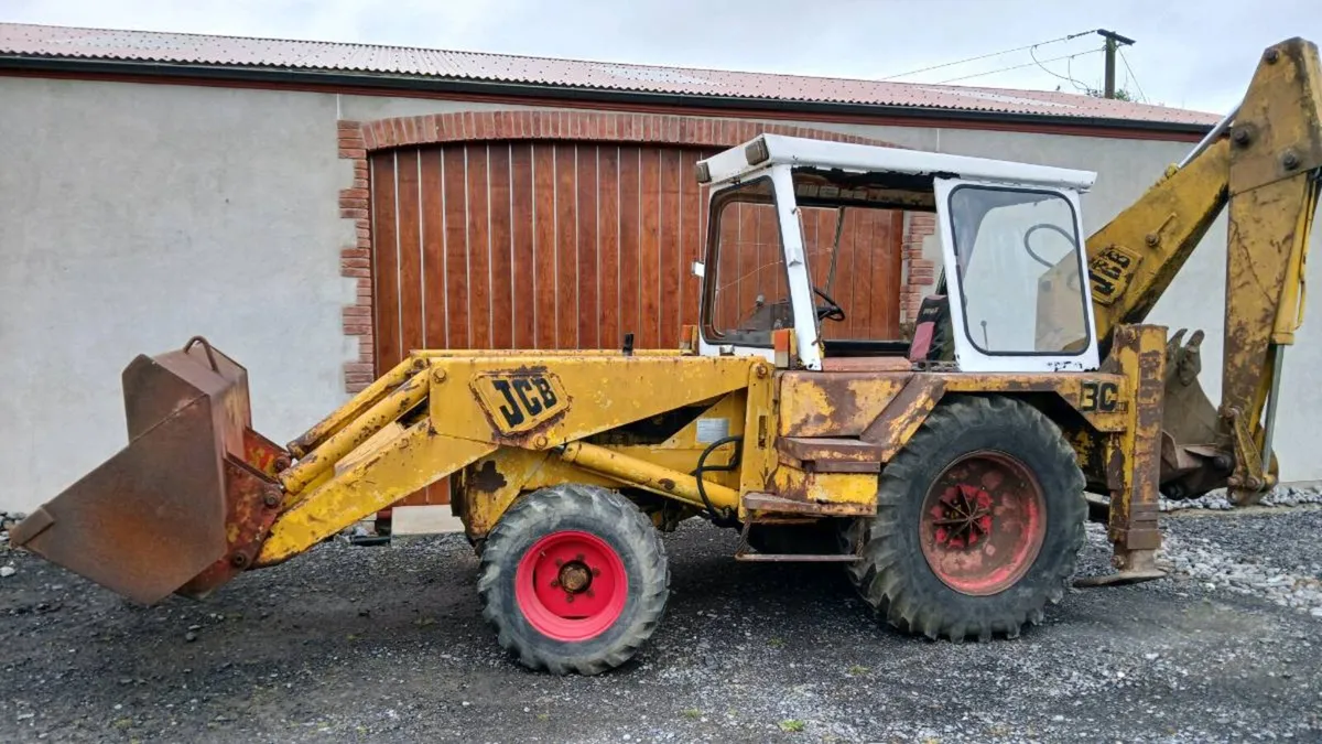 JCB 3c3 mark 3 Powertrain - Image 1