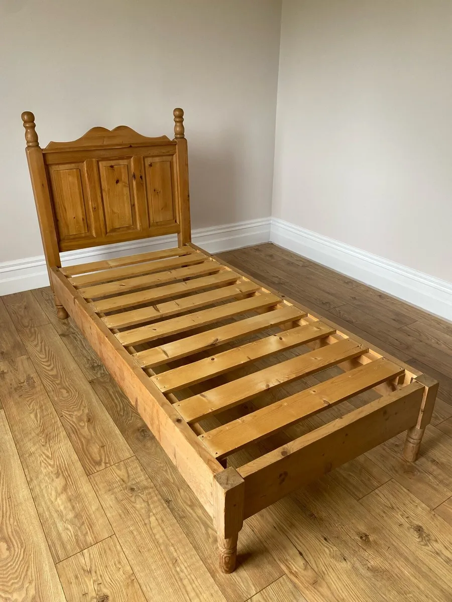 Single bed - Image 2