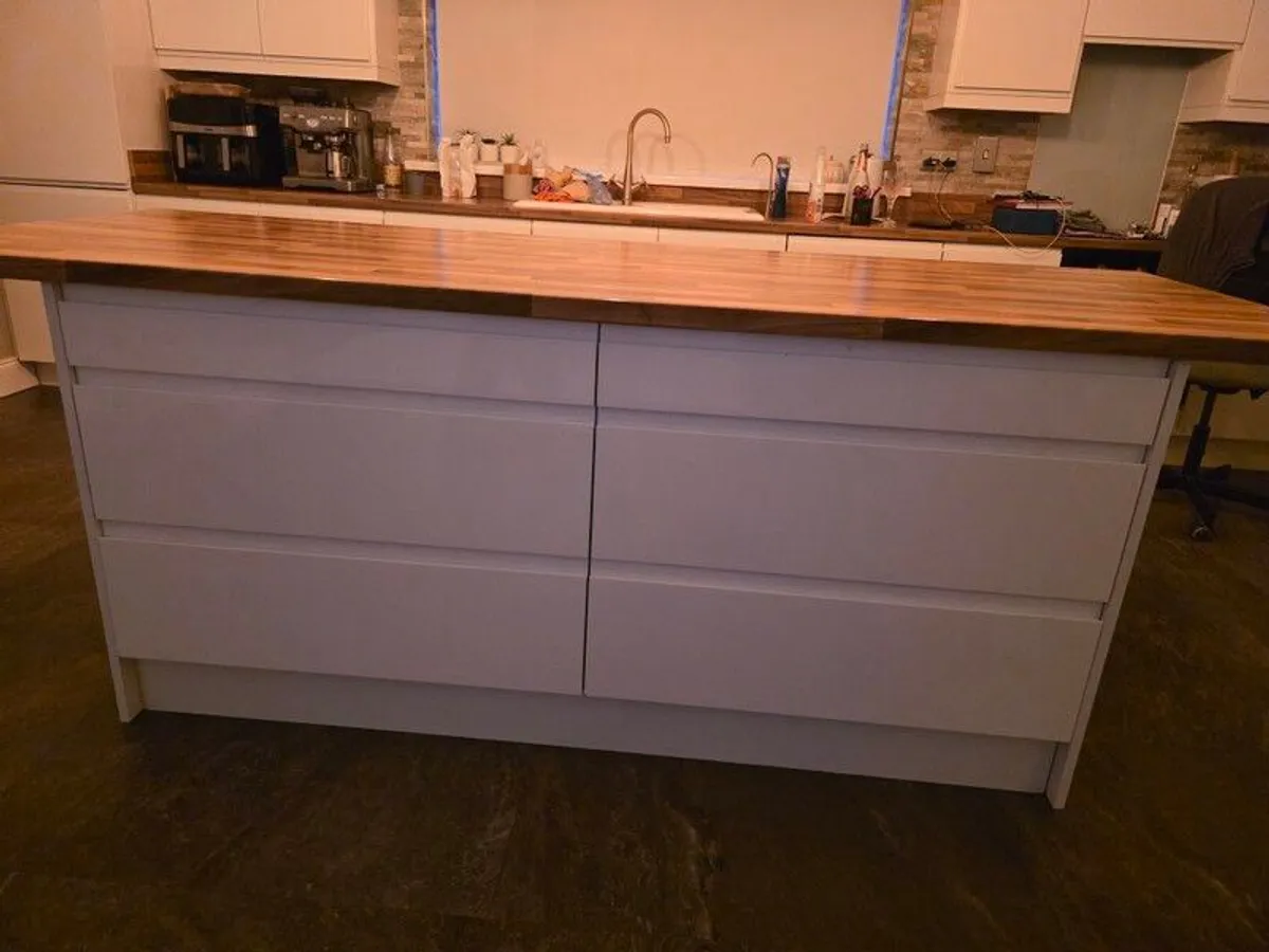 Premium Large High Gloss Kitchen Island Immaculate Condition - Image 3
