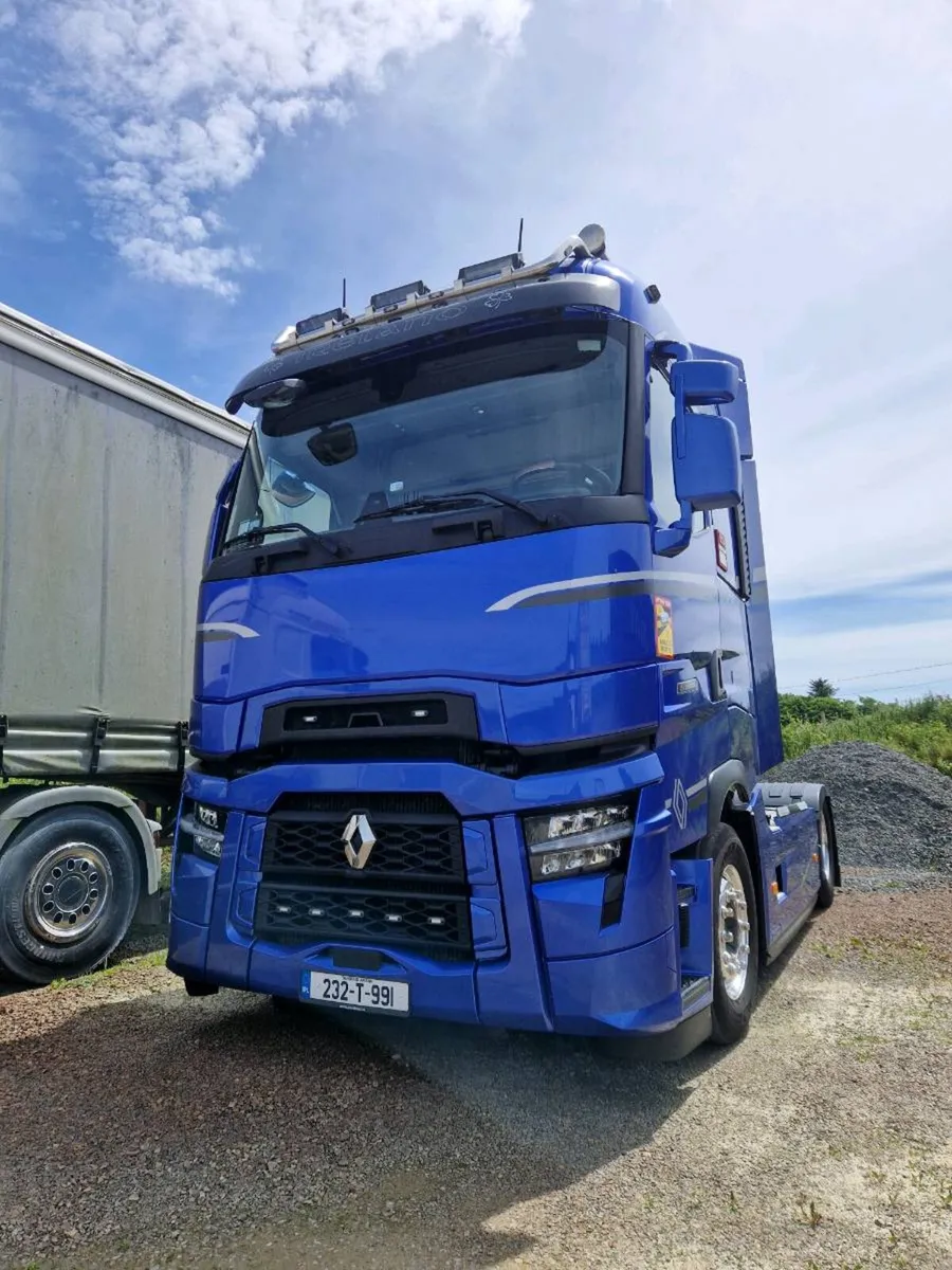 232 LHD Renault T-High 480 - Image 1