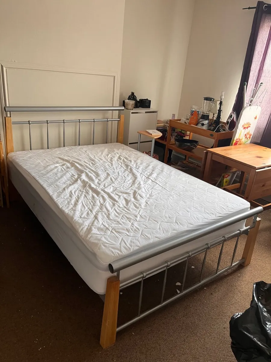 Double Bed - Image 2