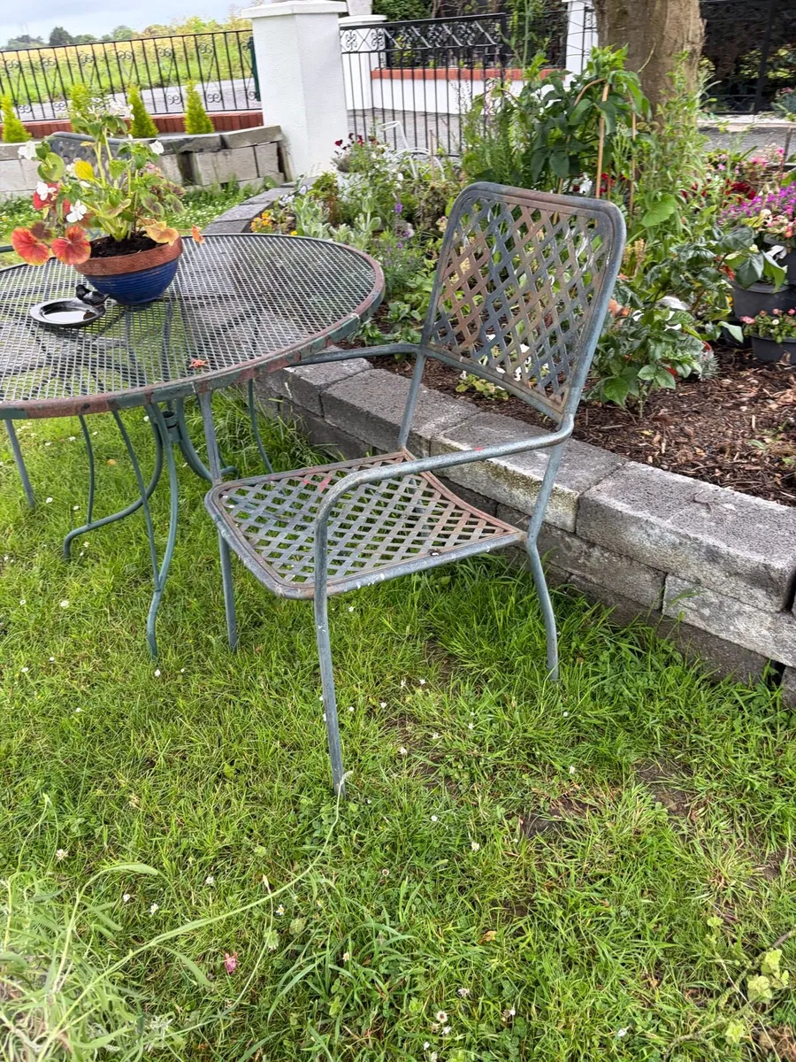 garden table + 2 chairs - Image 2