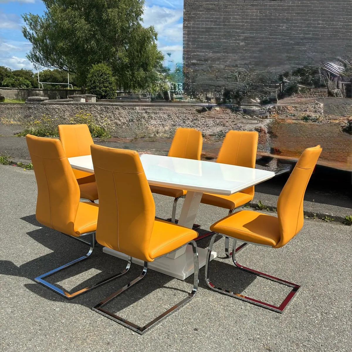 Fab! White High Gloss table & leather Chairs - Image 3