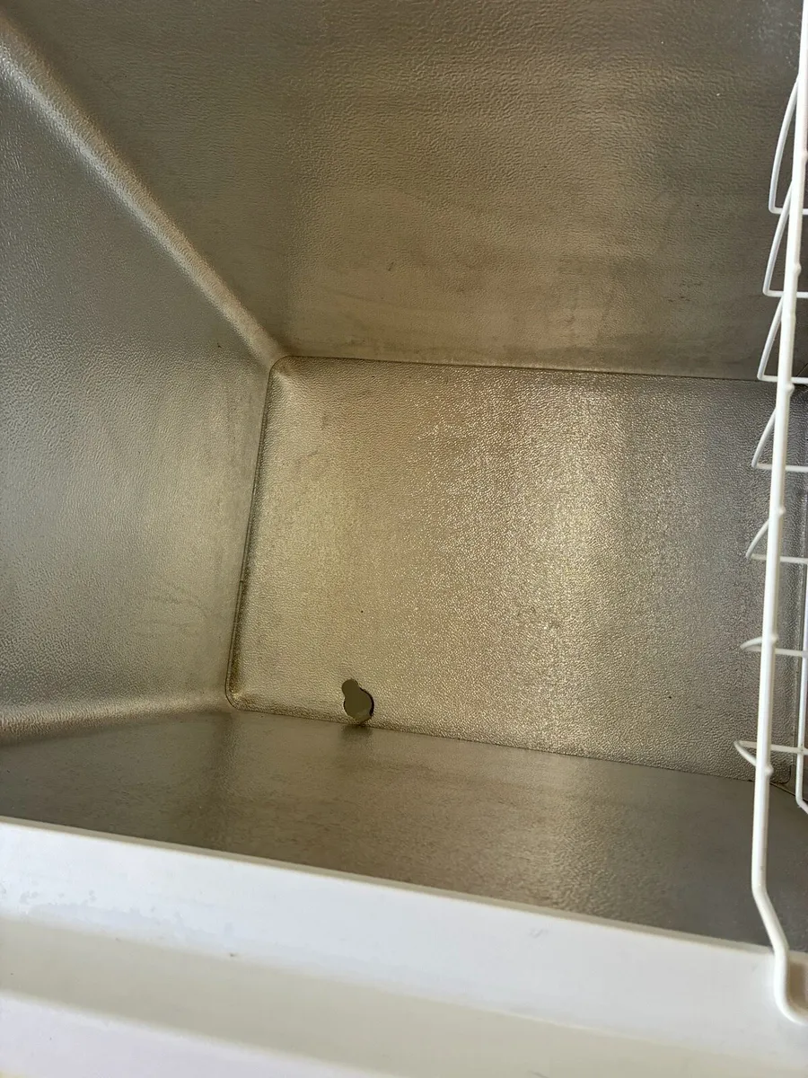 Whirlpool Chest Freezer - Image 3