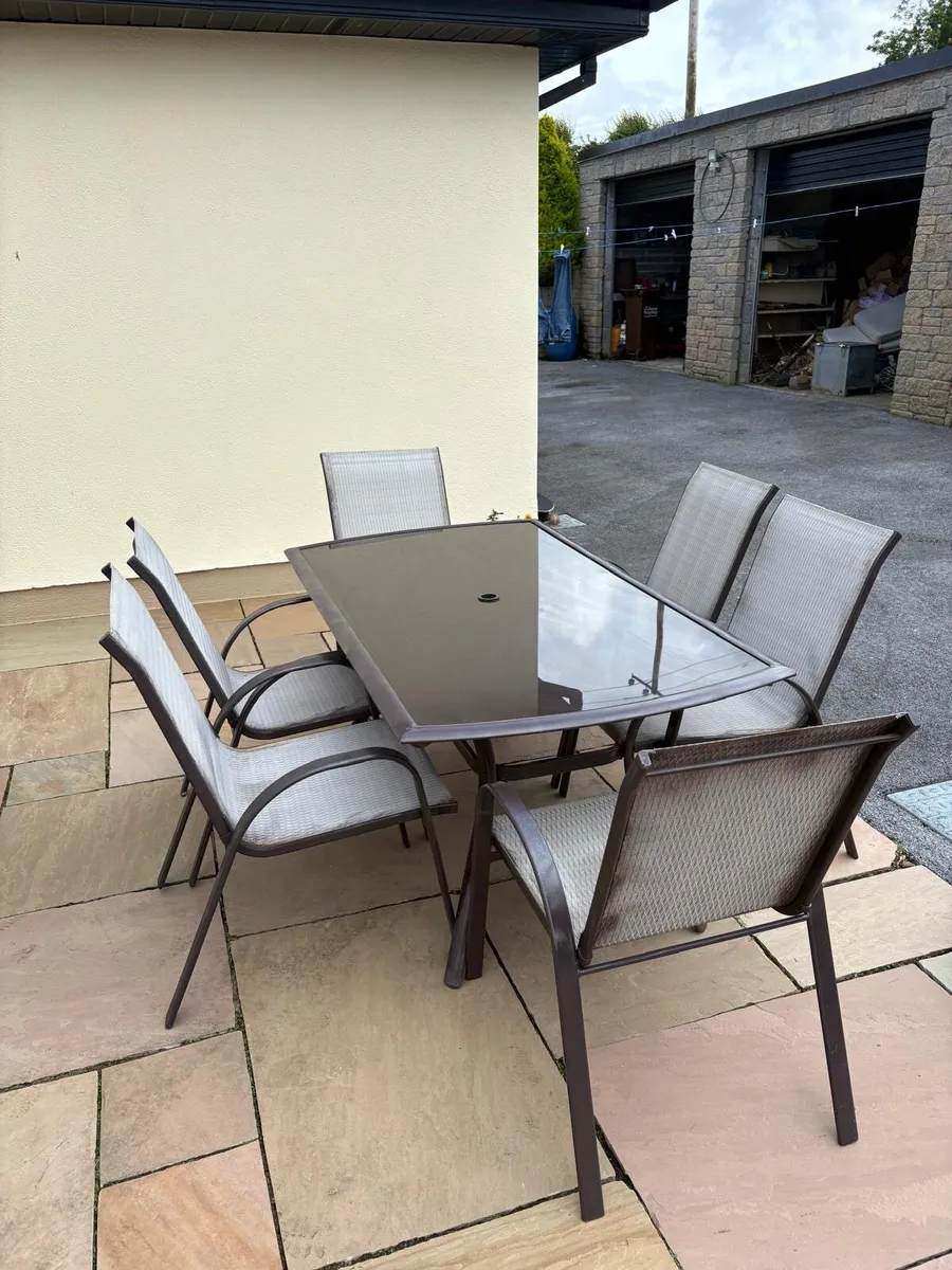 Garden furniture - Image 1
