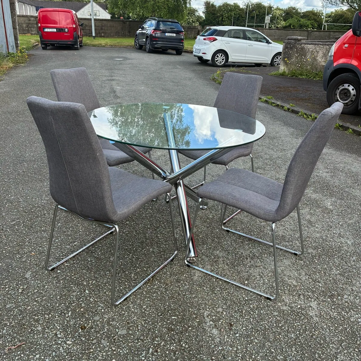 Fab! Glass top table & grey Chairs on Chrome Legs - Image 2