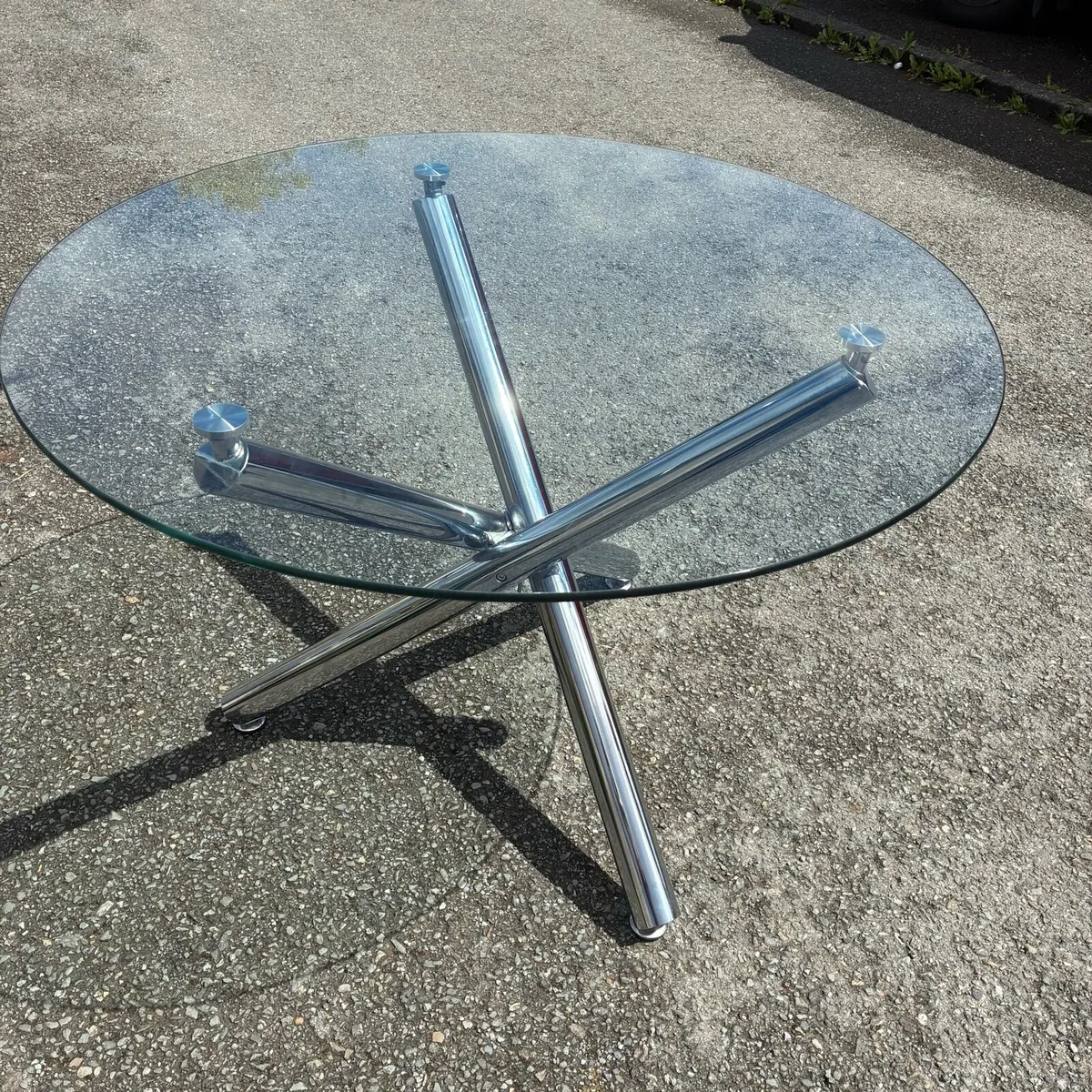 Fab! Glass top table & grey Chairs on Chrome Legs - Image 4