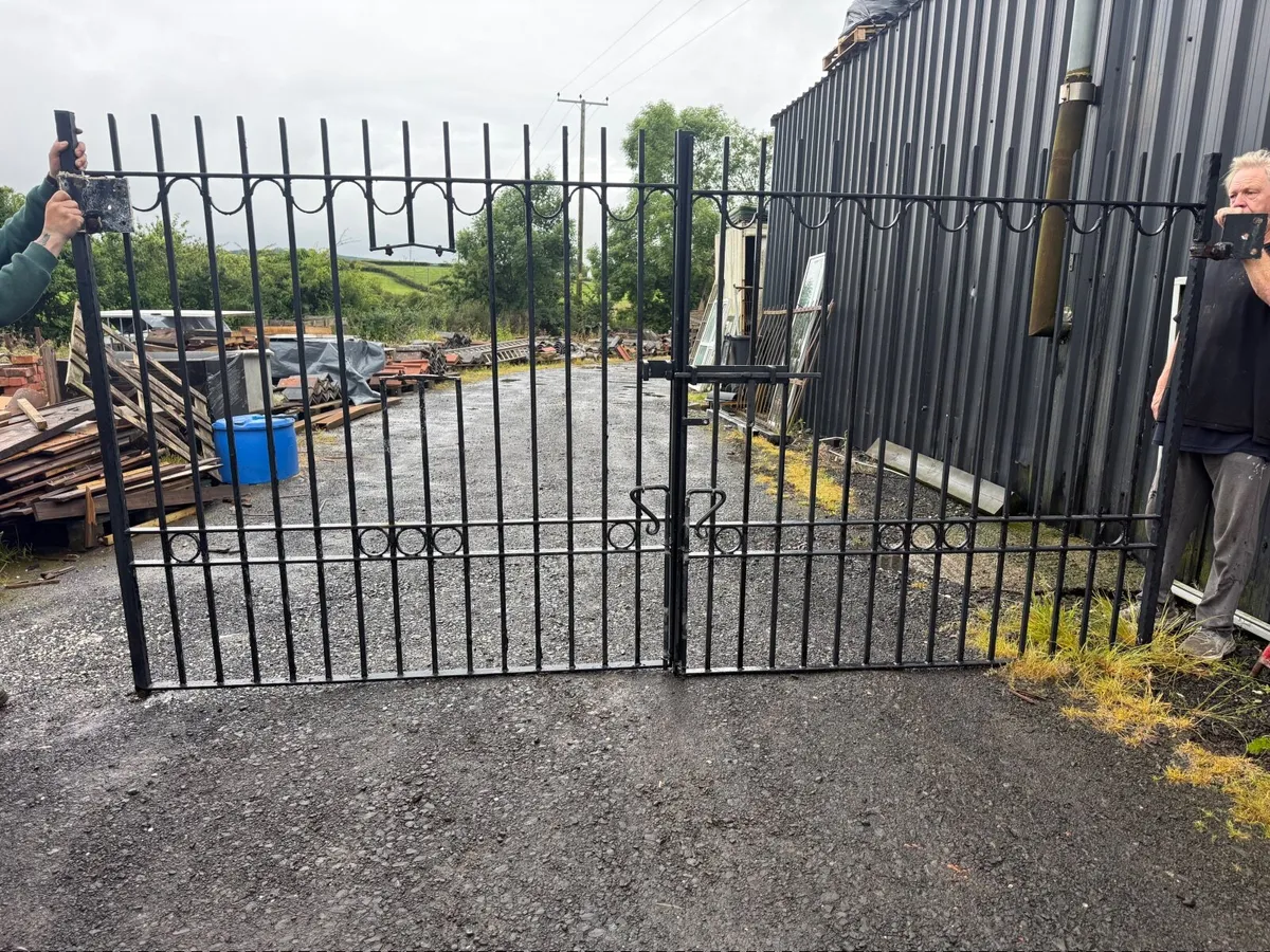 12 feet wide and 6 feet high entrance gates. - Image 3