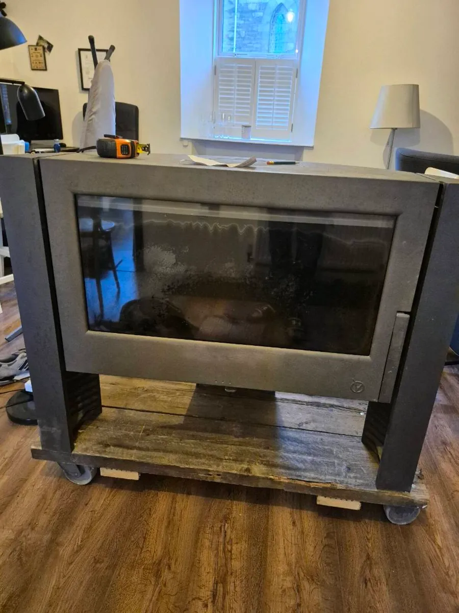 Large stove - Image 1
