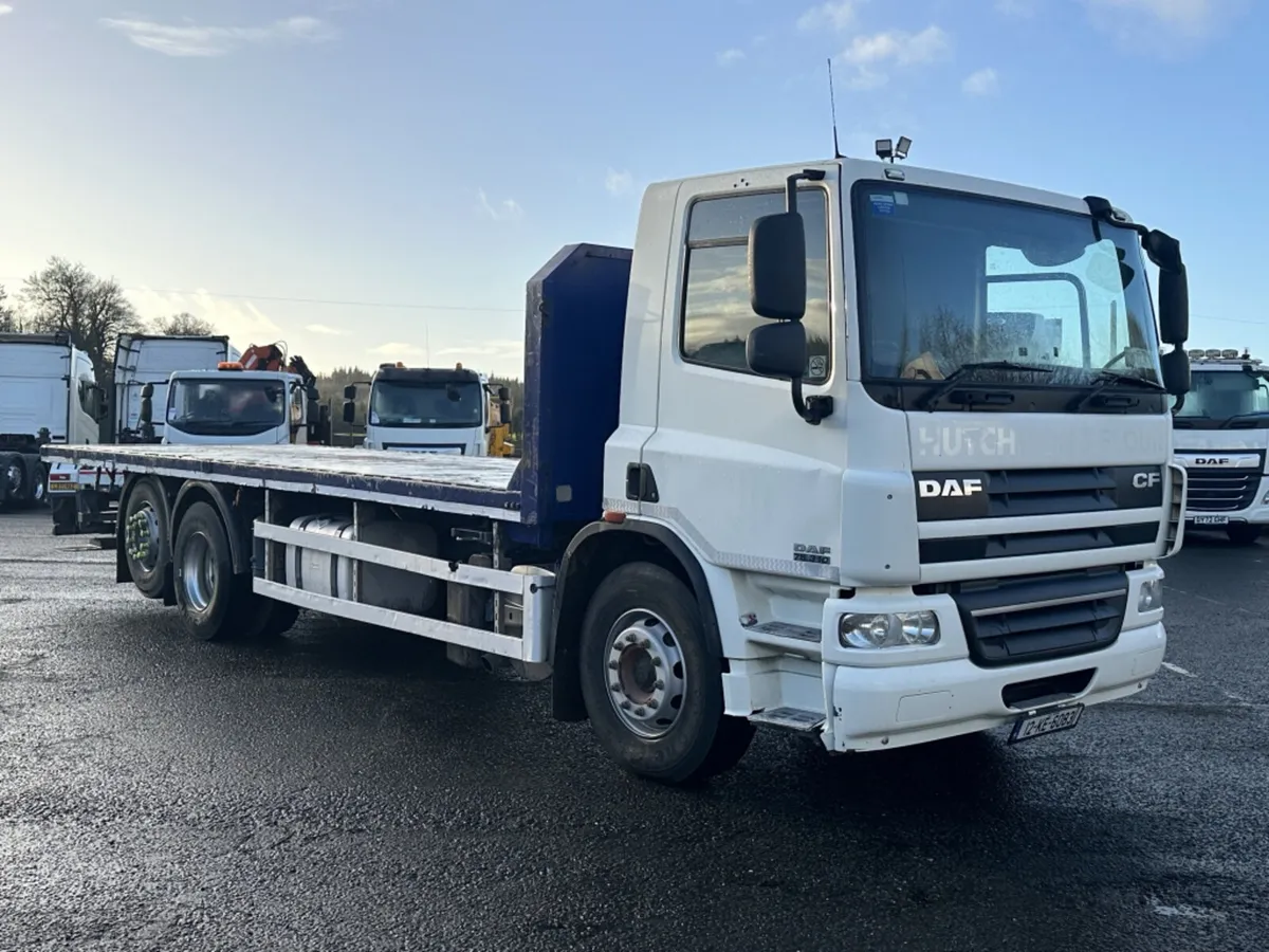 2012 DAF CF 75 310 26T FLATBED - Image 1