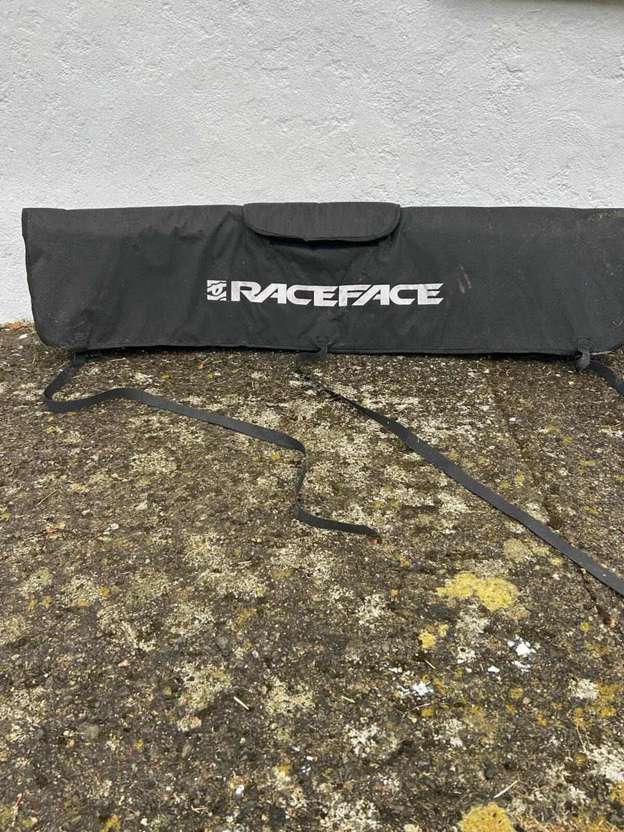 Raceface Tailgate Pad - Image 2