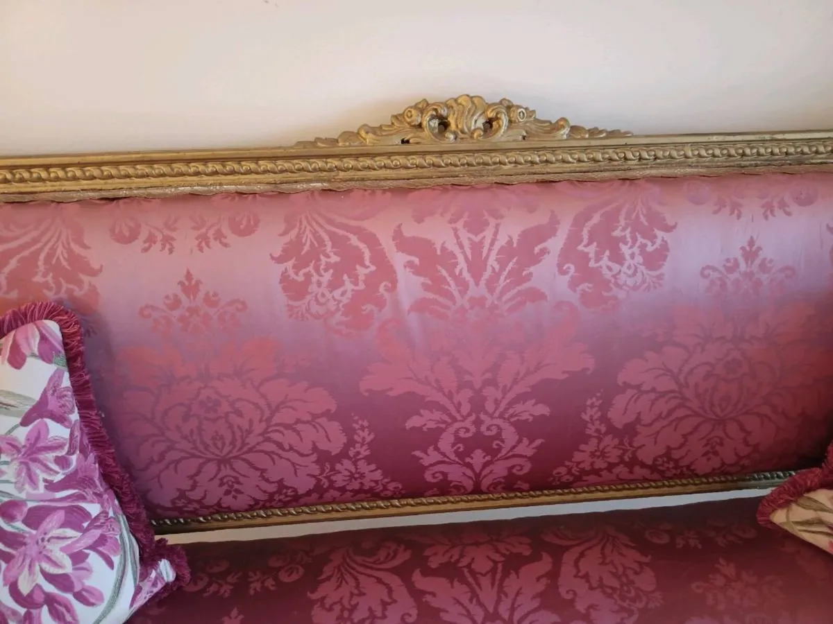 Beautiful sofa - Image 3