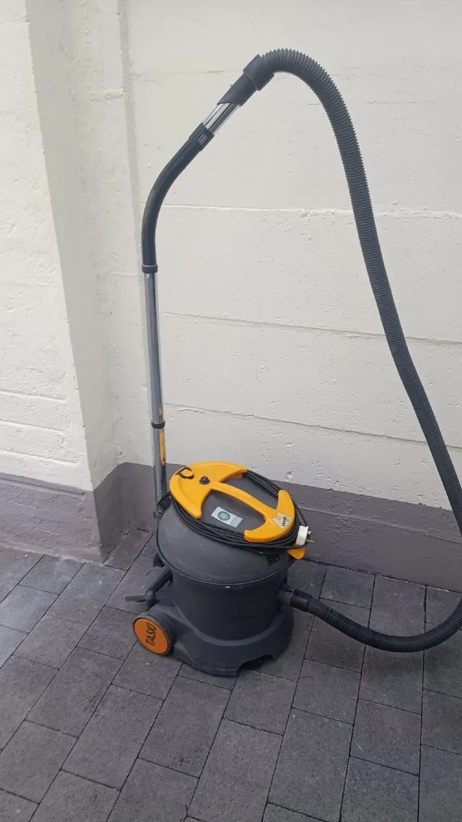 TASKI Vento 15 Professional Vacuum Cleaner  15L - Image 2