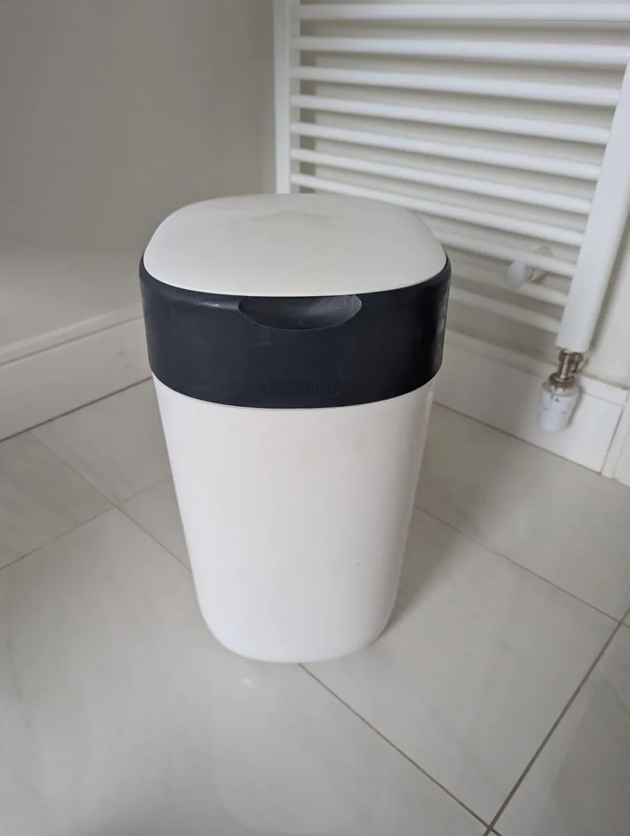 Tommy Tippee Twist and Click Nappy Bin