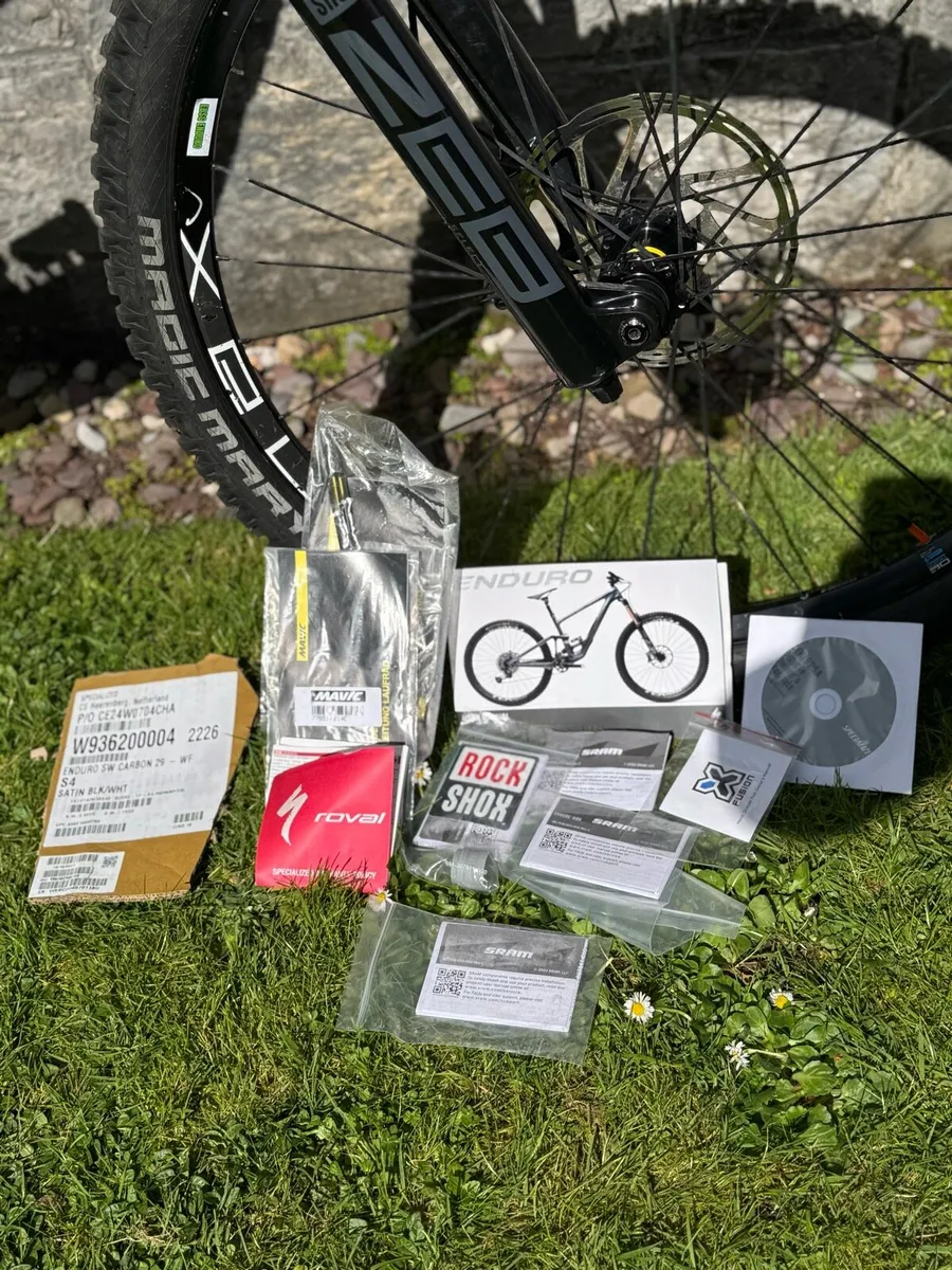 S Works Enduro,Like new - Image 2