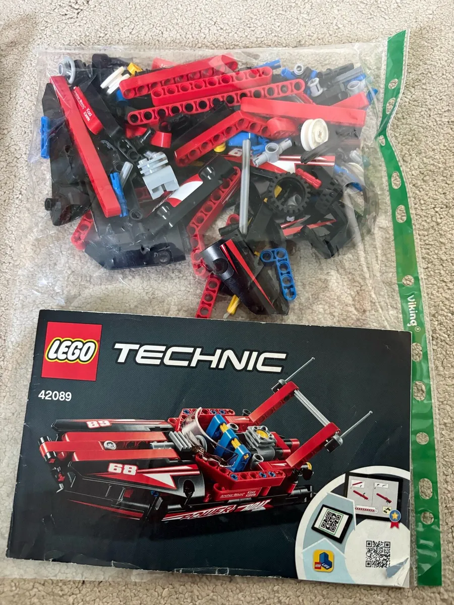 Lego Technic 42089 Race Boat