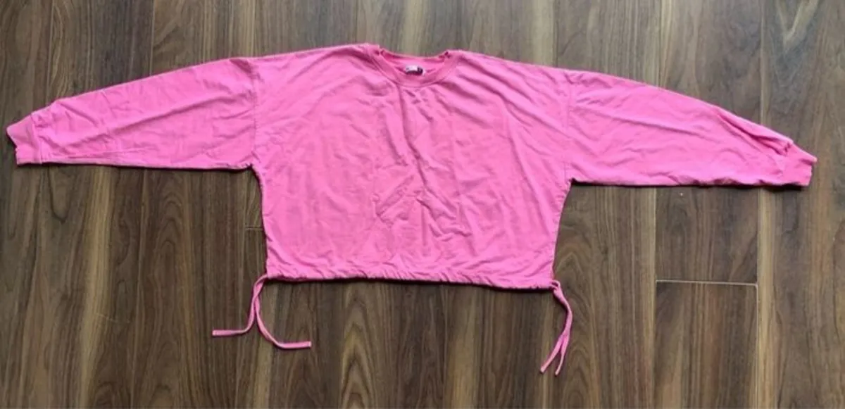 NEW Ladies/Girls Pink Crop Top/Jumper: Medium (12-