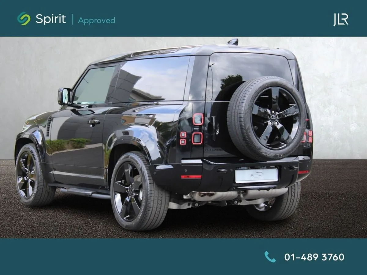 Land Rover Defender 3.0 D 250PS X-Dynamic SE 3 sea - Image 2