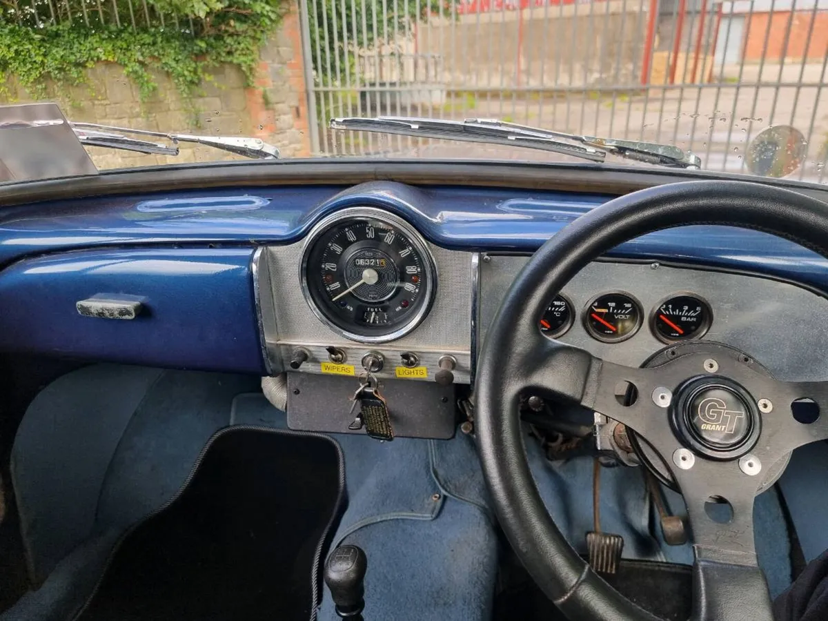 66 Morris Minor opel manta 1.8 inj powered. - Image 2
