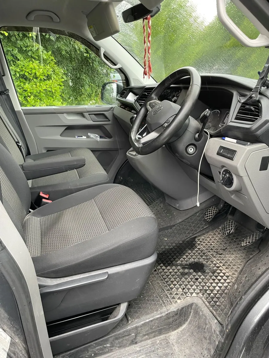 Volkswagen Transporter 2023 Highline Model - Image 3