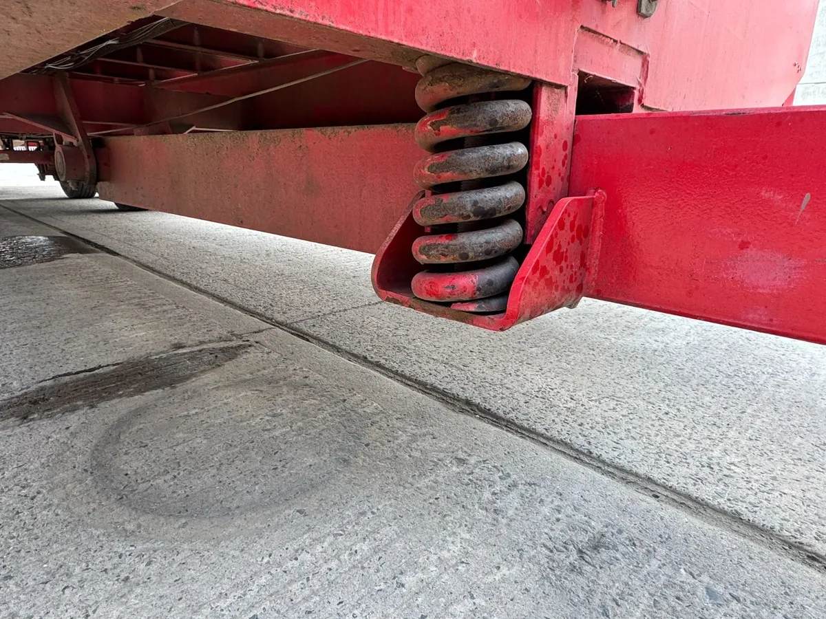 24ft JPM 19 TON TWIN AXLE BEAVERTAIL LOW LOADER - Image 3