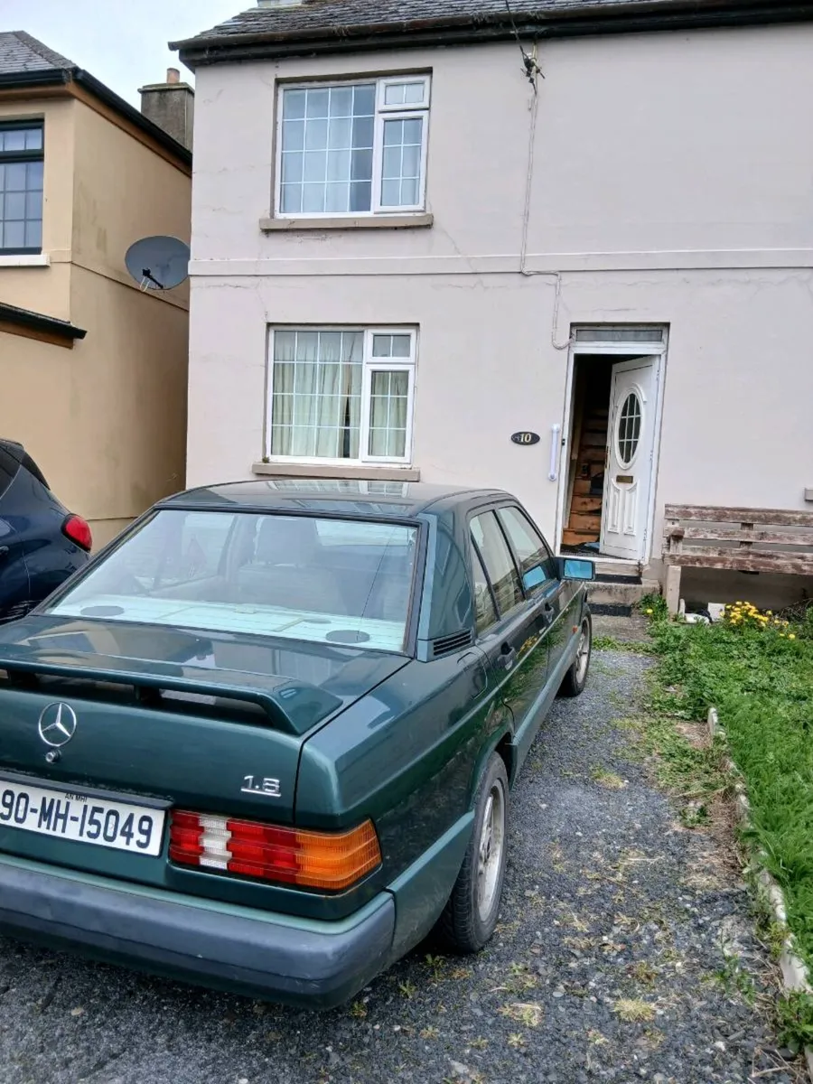 Mercedes 190e - Image 2