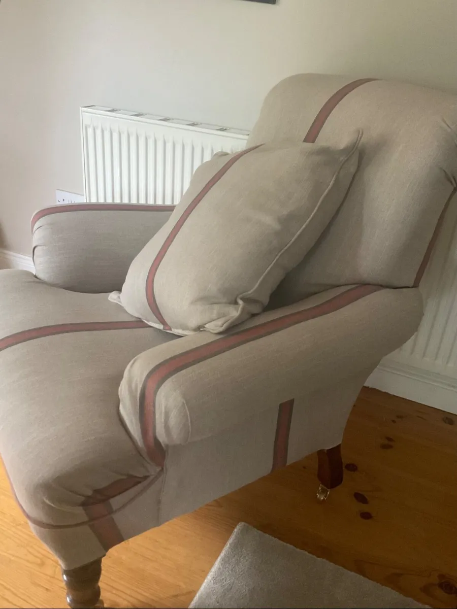 Antique queen ann chair in VGC - Image 1