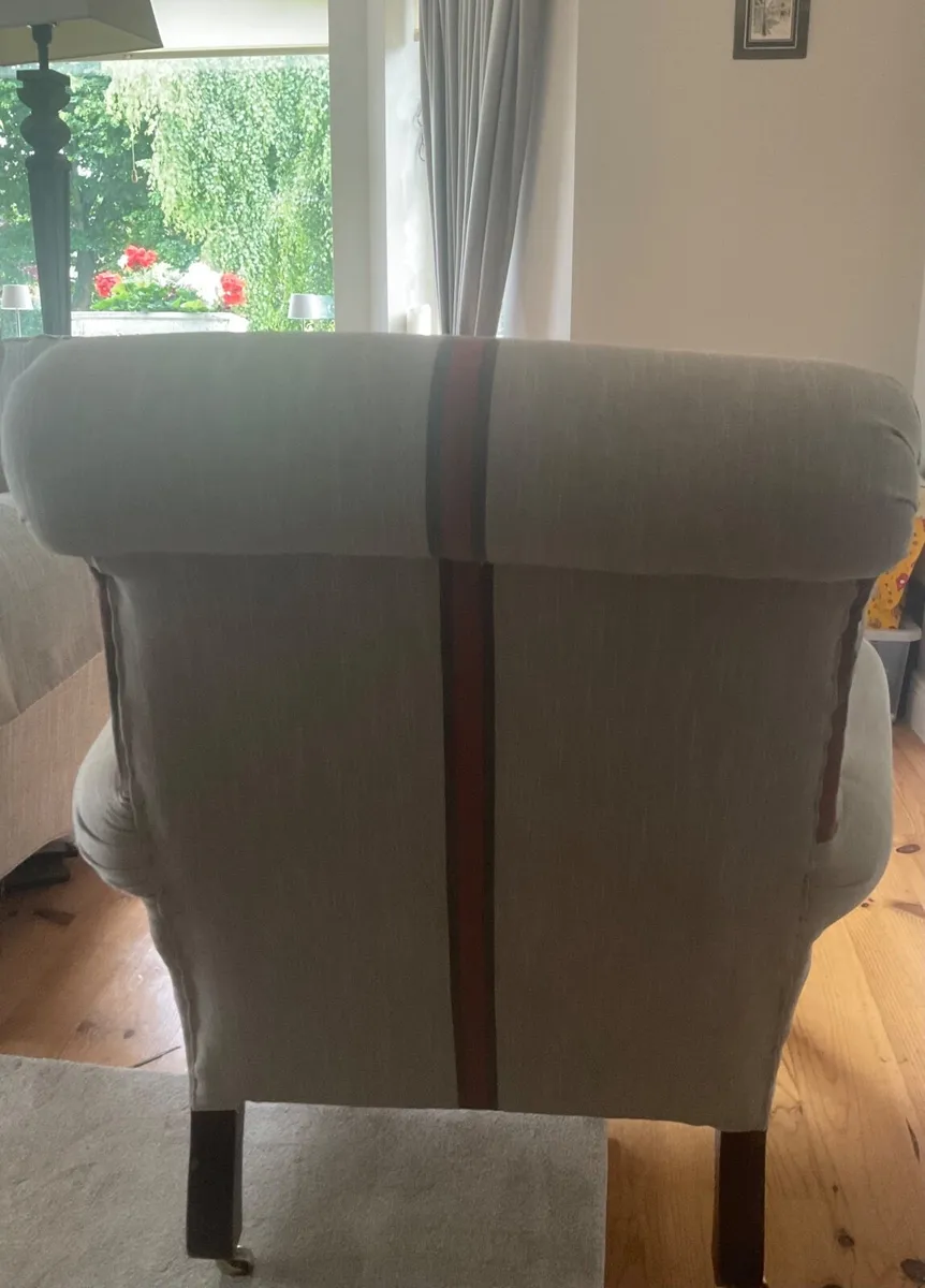 Antique queen ann chair in VGC - Image 2
