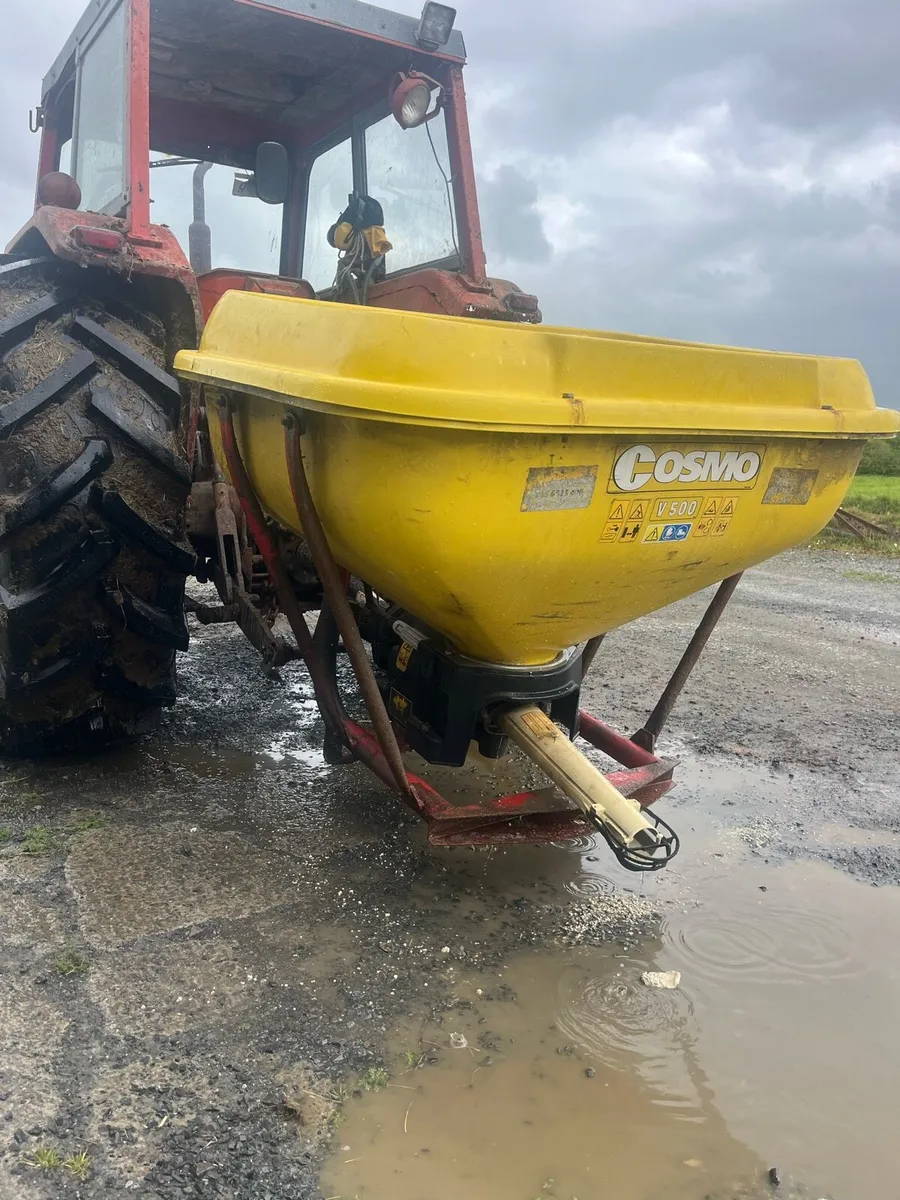 Cosmo half tonne spreader - Image 1