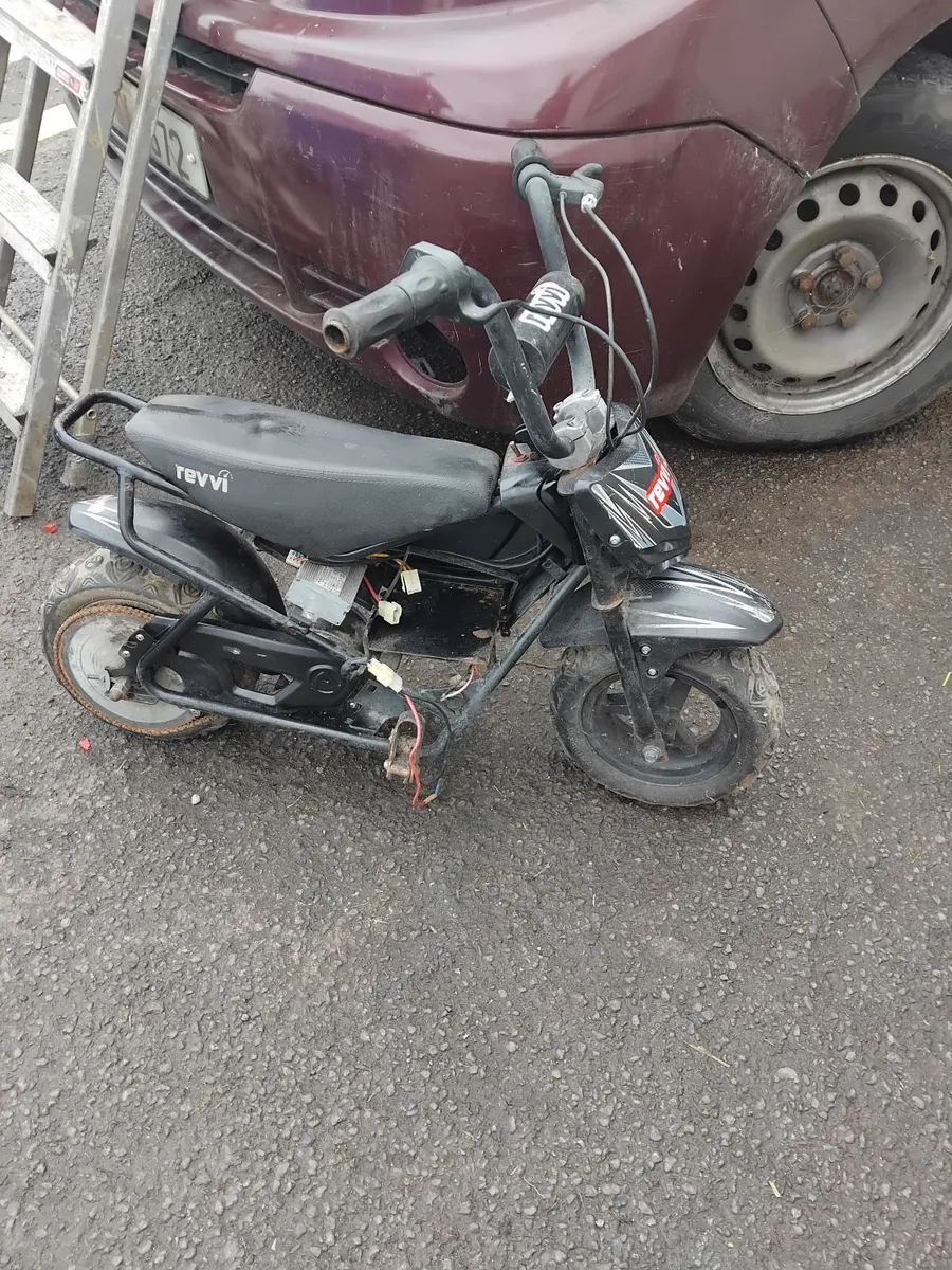 Small electric bike read about add no offers - Image 4
