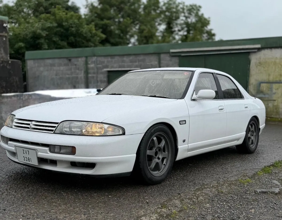 Nissan Skyline r33 GTS - Image 1
