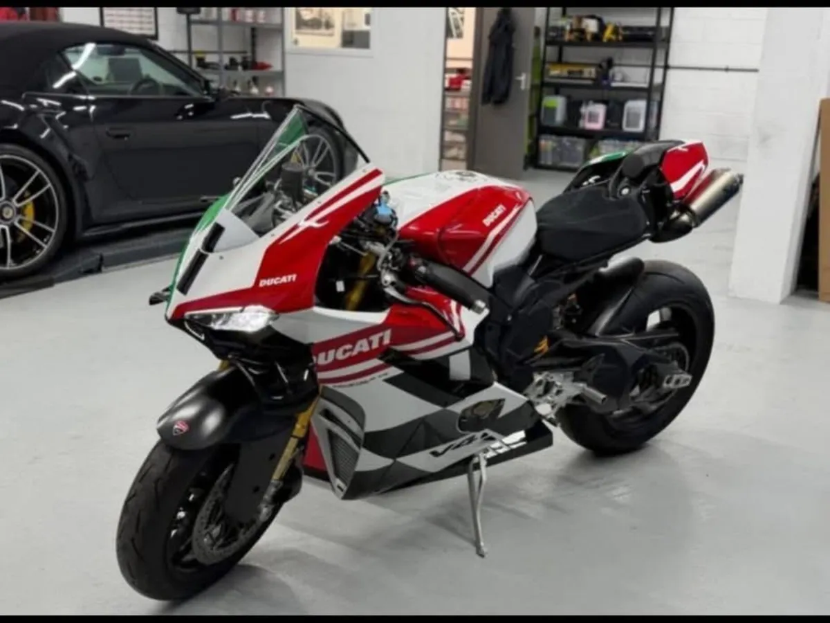 Ducati Panigale V4 Tricolore - Image 3