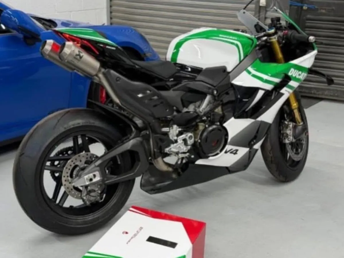 Ducati Panigale V4 Tricolore - Image 4