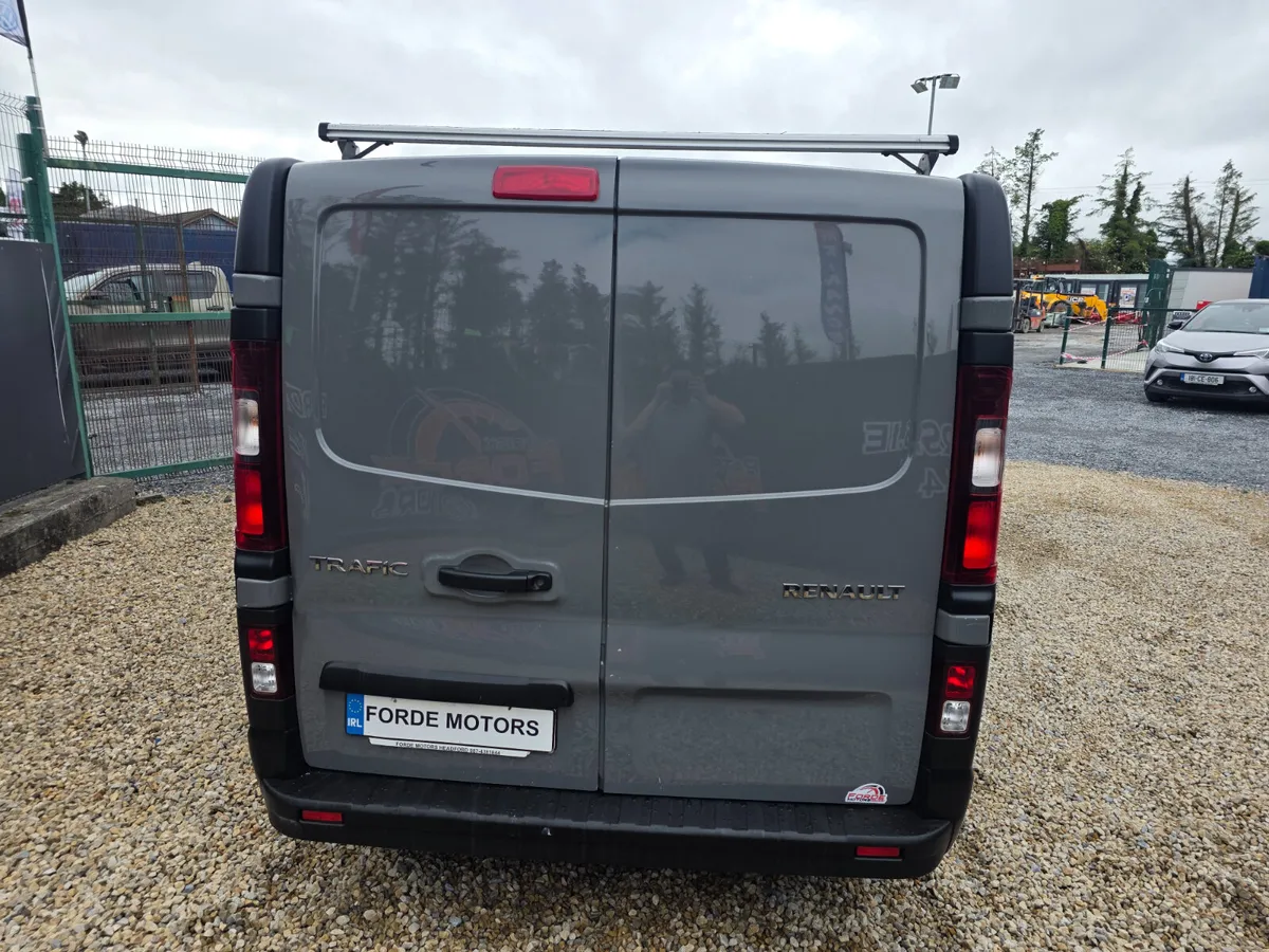 Renault Trafic 2015 - Image 4