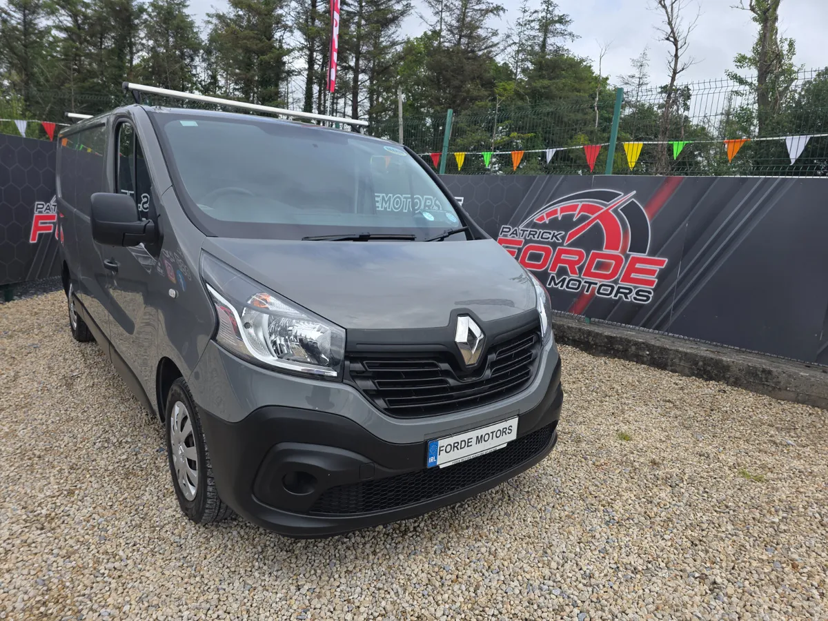 Renault Trafic 2015 - Image 1