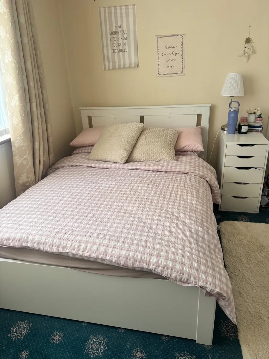 Bed and mattress - Image 4