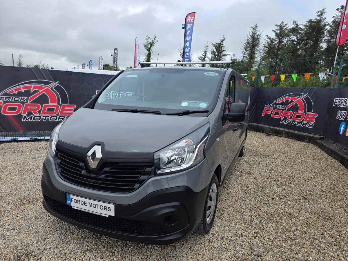 Renault Trafic 2015 - Image 2