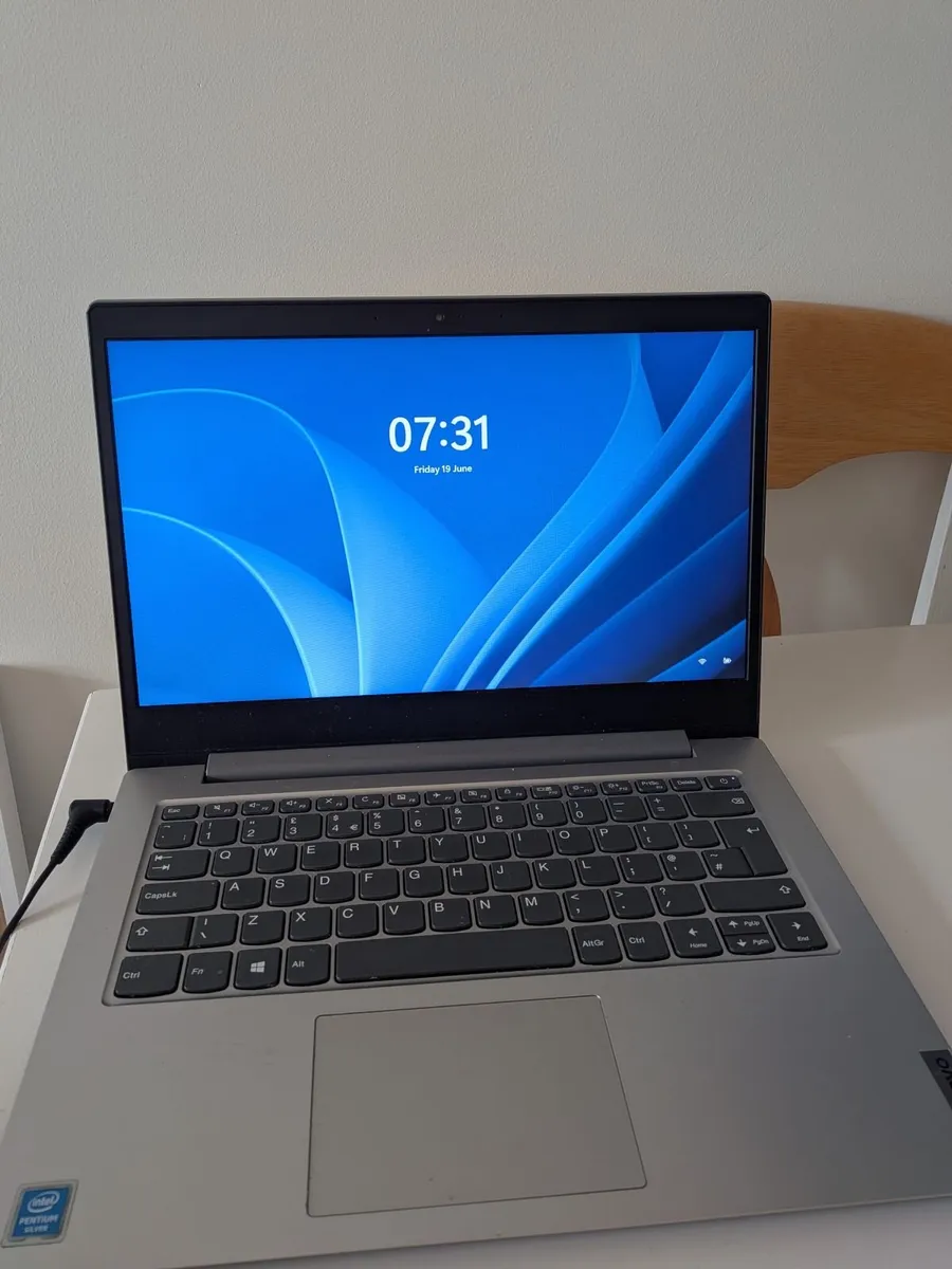 Laptop - Image 3