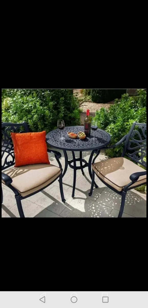 *CLEARANCE* Brand New Hartman Cast Alum Bistro Set