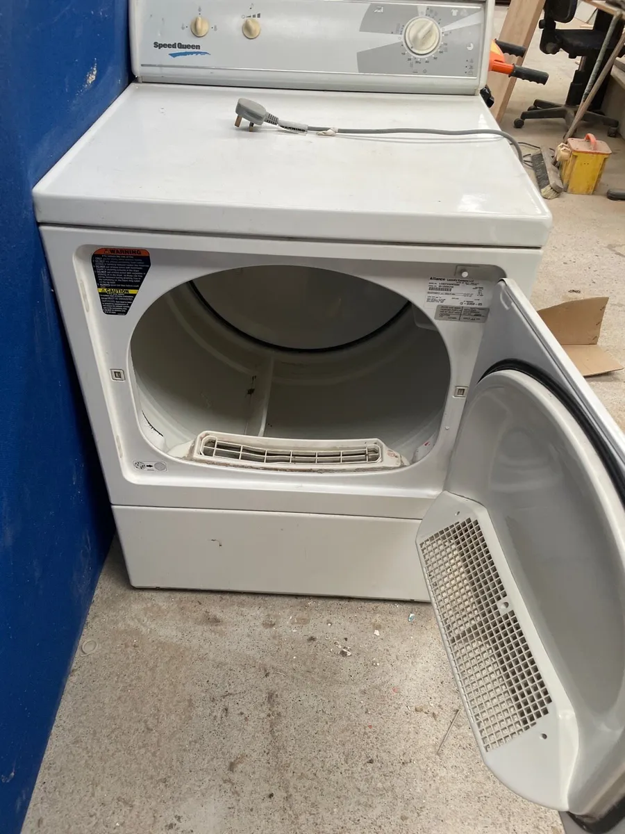 Clothes dryer - Image 2