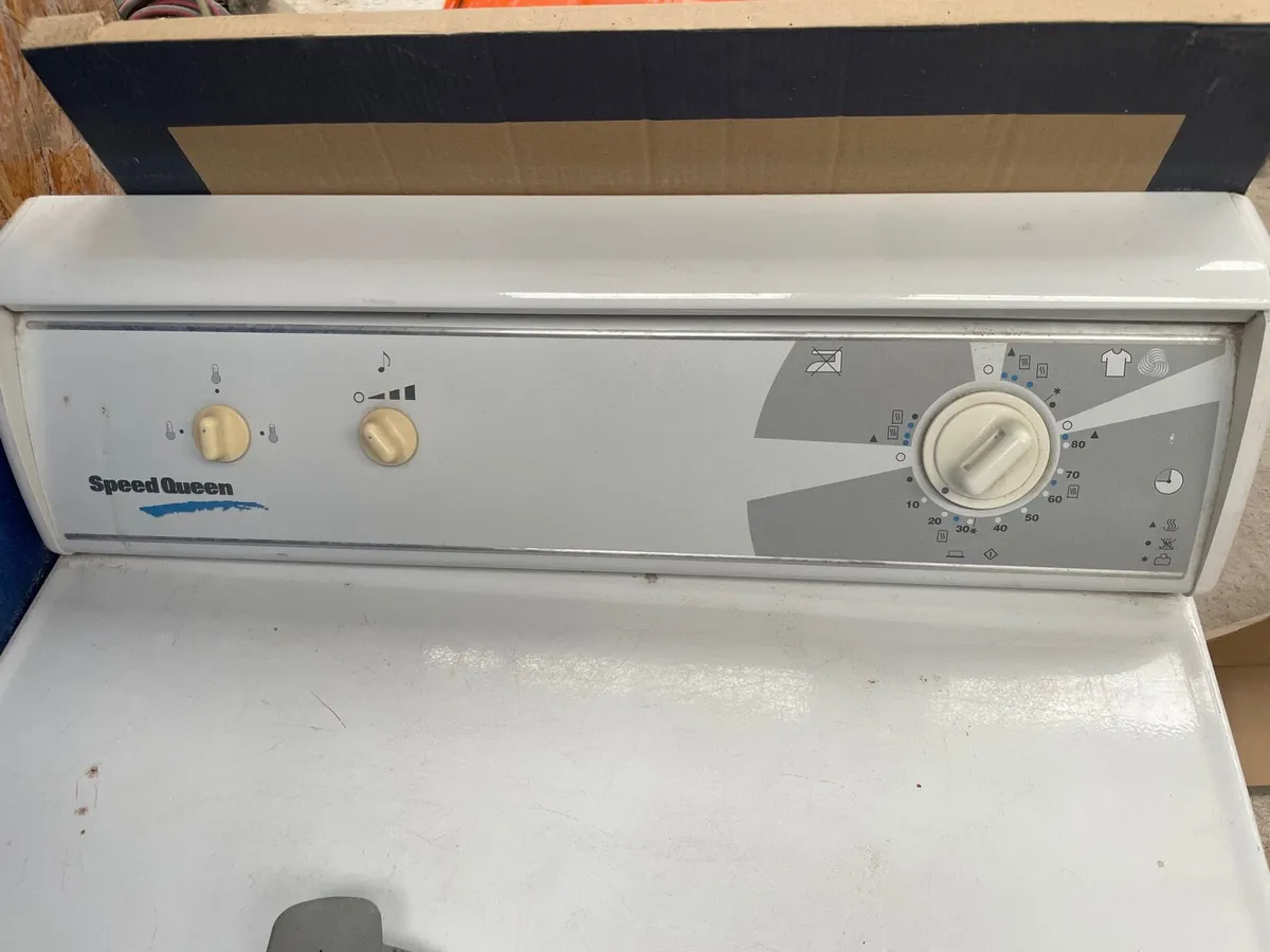 Clothes dryer - Image 3