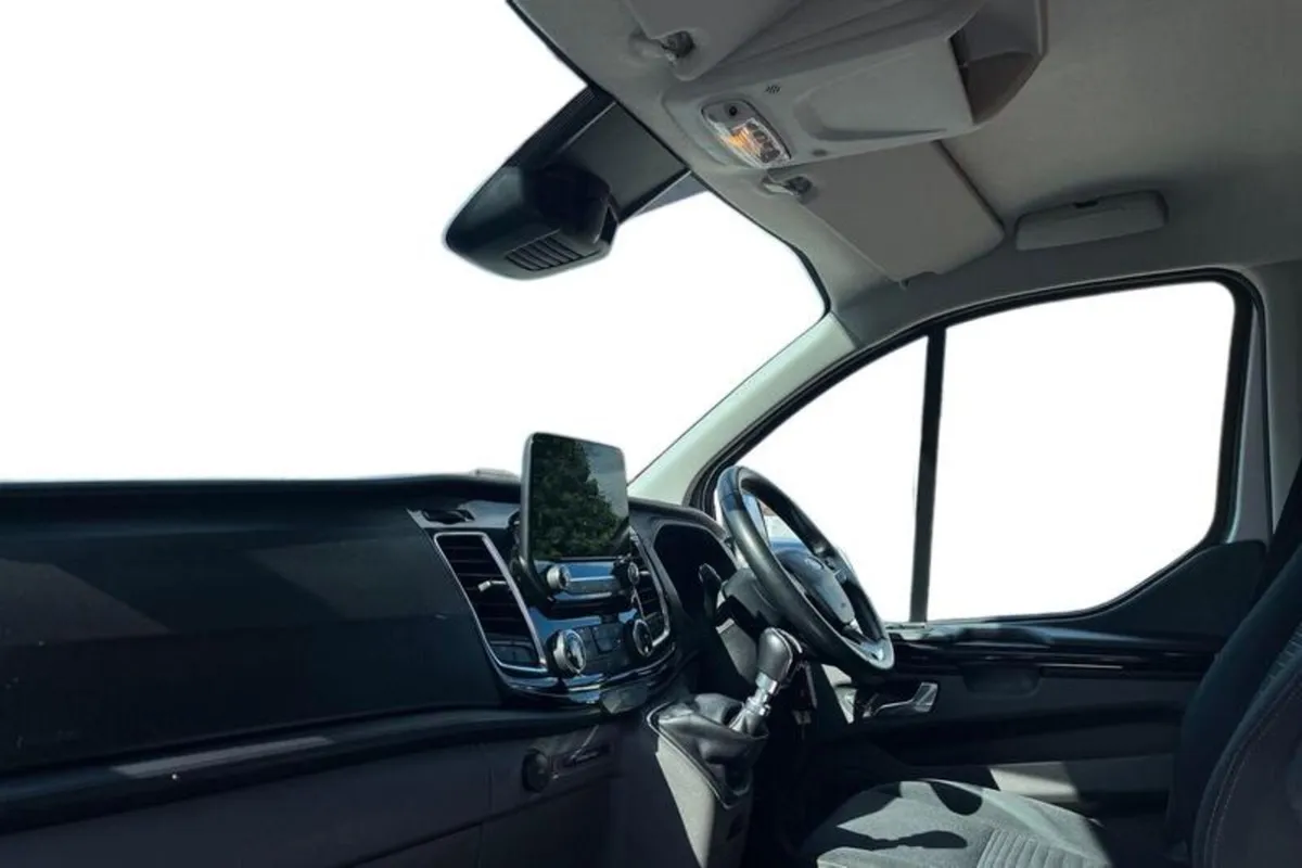 Ford Transit Custom LIMITED - Image 3