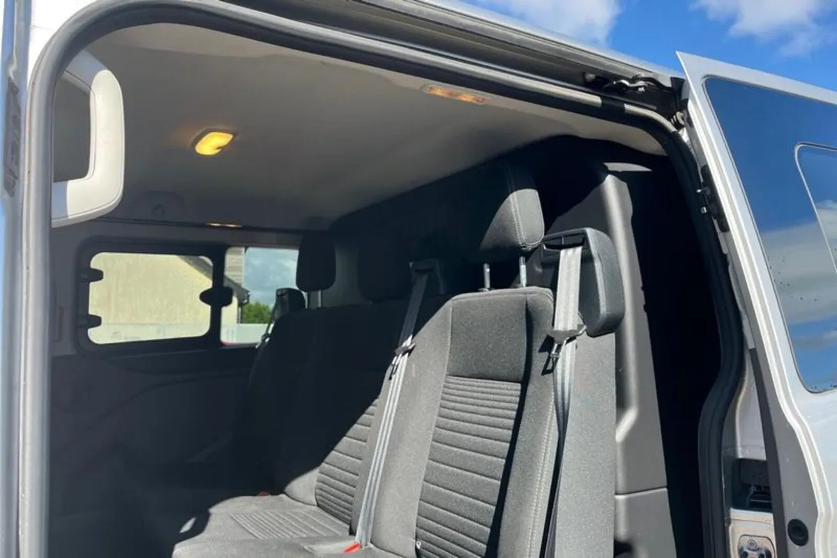 Ford Transit Custom LIMITED - Image 4
