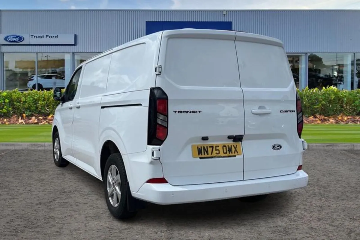 Ford Transit Custom LIMITED - Image 2