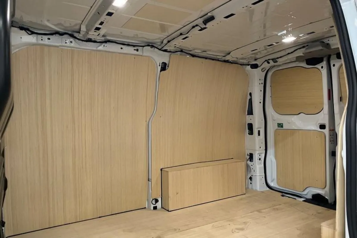 Ford Transit Custom TREND - Image 4